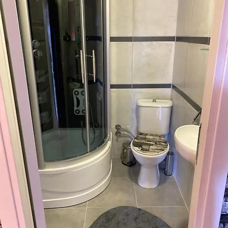 Luxurious Layover With En Bathroom 12 Mins From Istanbul Airport